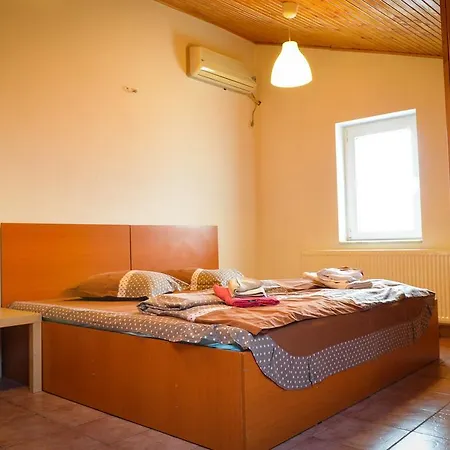 Bed & Breakfast Center & By Rdc 3*