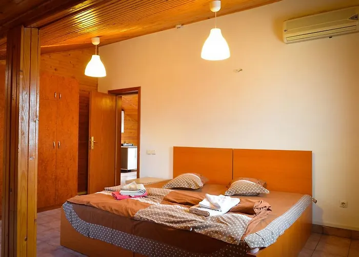 Bed and Breakfast Center & By Rdc