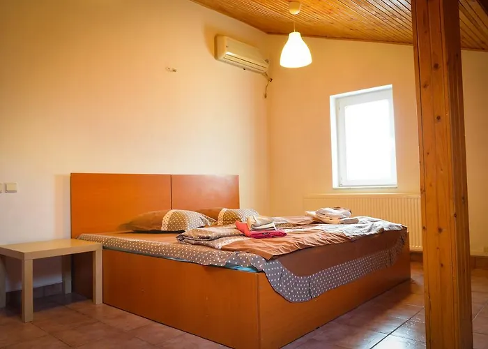 Bed and Breakfast Center & By Rdc 3*