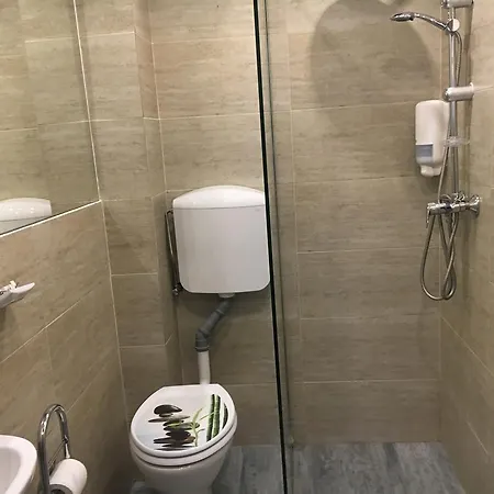 Center & By Rdc Oda ve Kahvaltı Bükreş